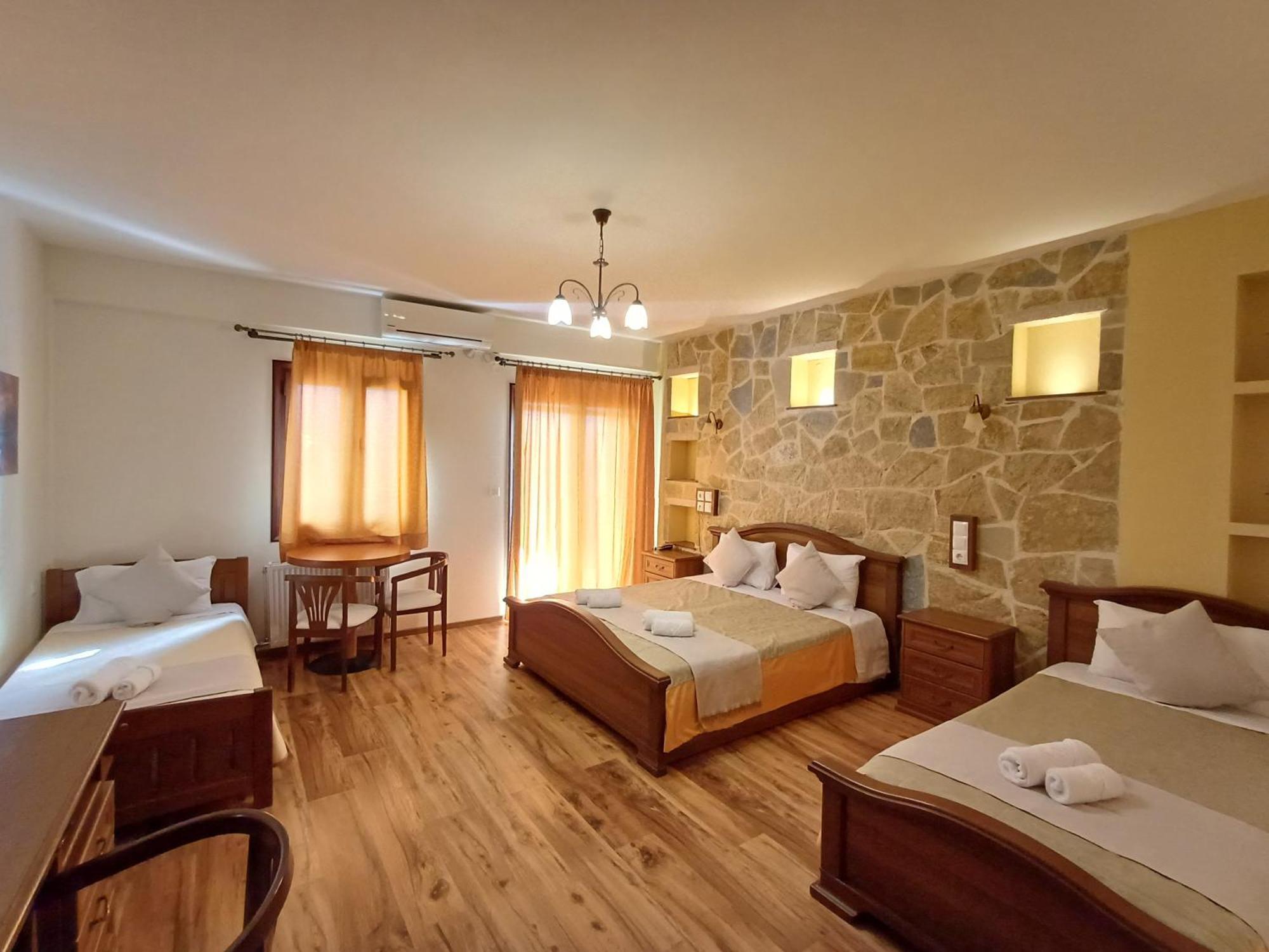 Agnantio Hotel Ioannina Bagian luar foto